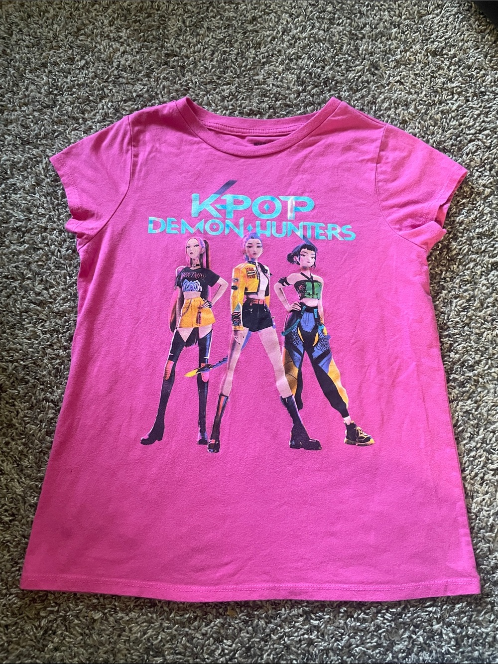 Netflix Pink K-Pop Demon Hunters Pink Graphic Tee